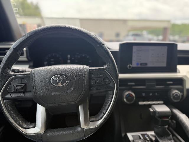 Used 2024 Toyota Tacoma TRD Off-Road AWD/4WD image 10