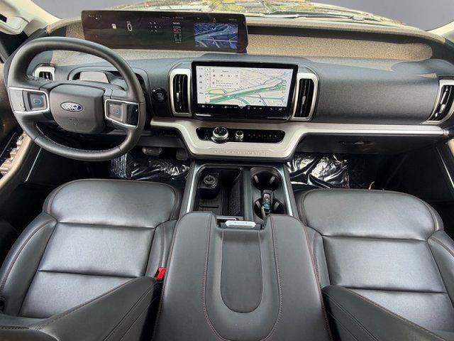 Certified 2025 Ford Expedition Active AWD/4WD image 3