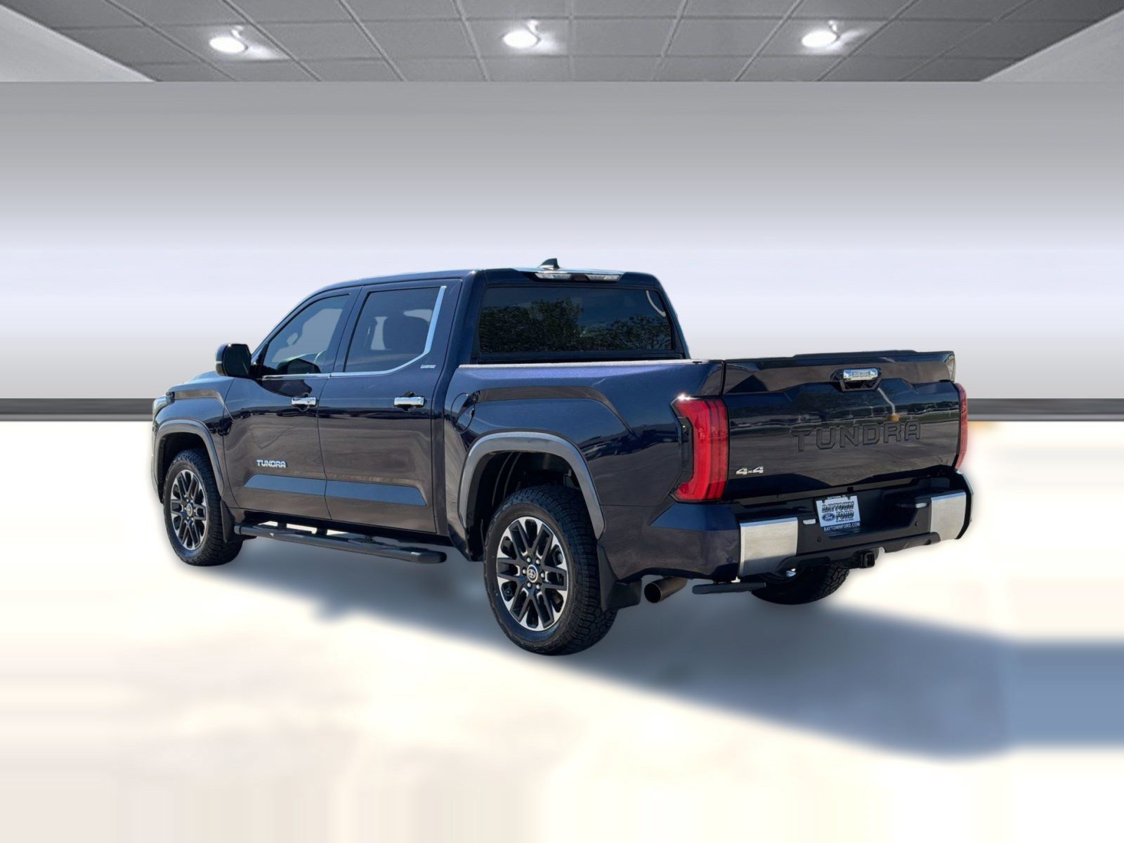 Used 2024 Toyota Tundra Limited w/ Power Package image 5