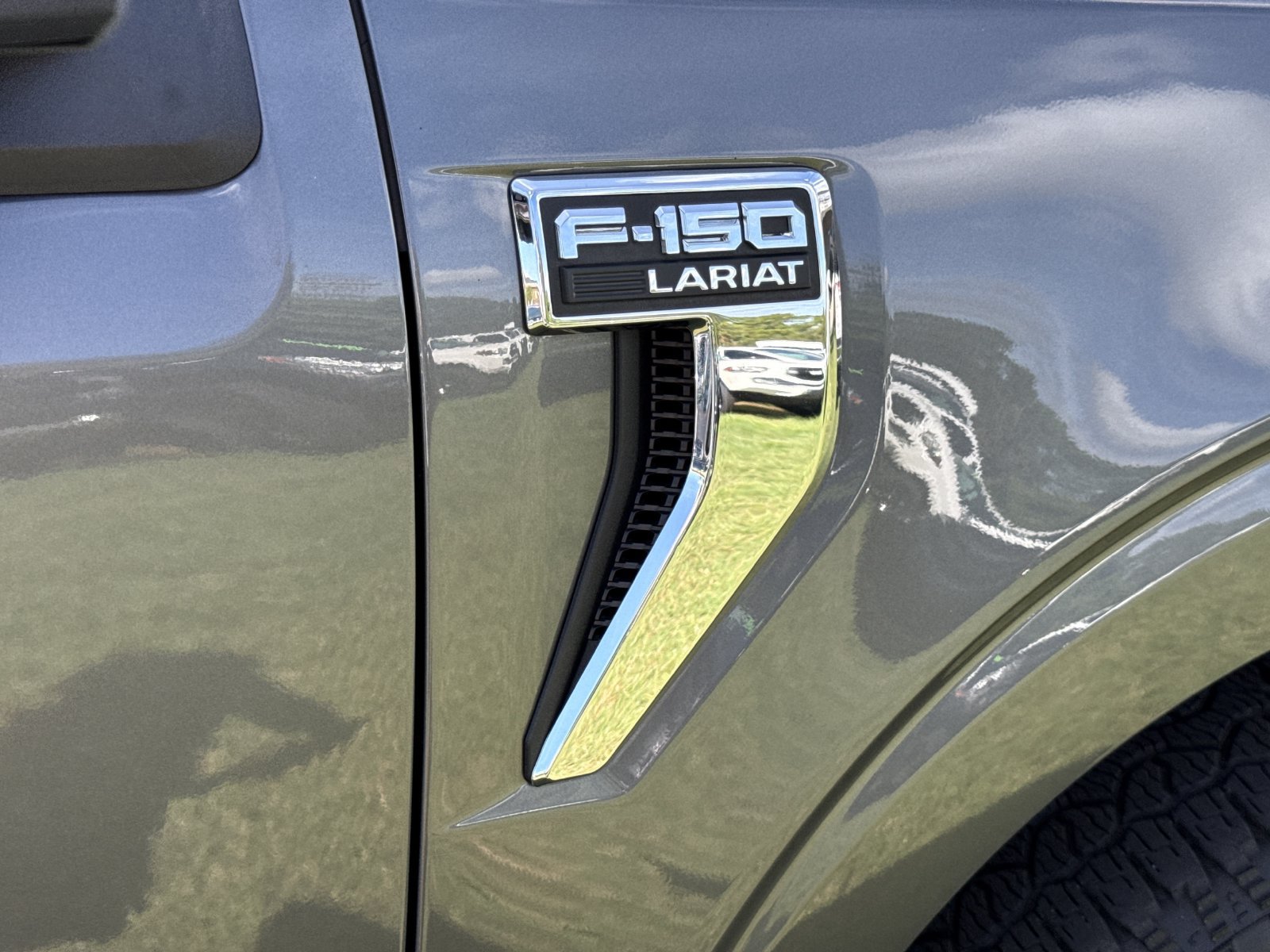 Certified 2022 Ford F150 Lariat w/ FX4 Off-Road Package AWD/4WD image 13