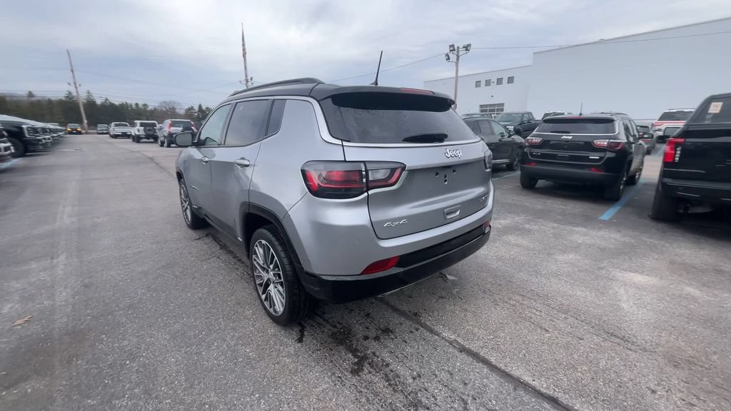Used 2023 Jeep Compass Limited w/ Elite Group AWD/4WD image 17