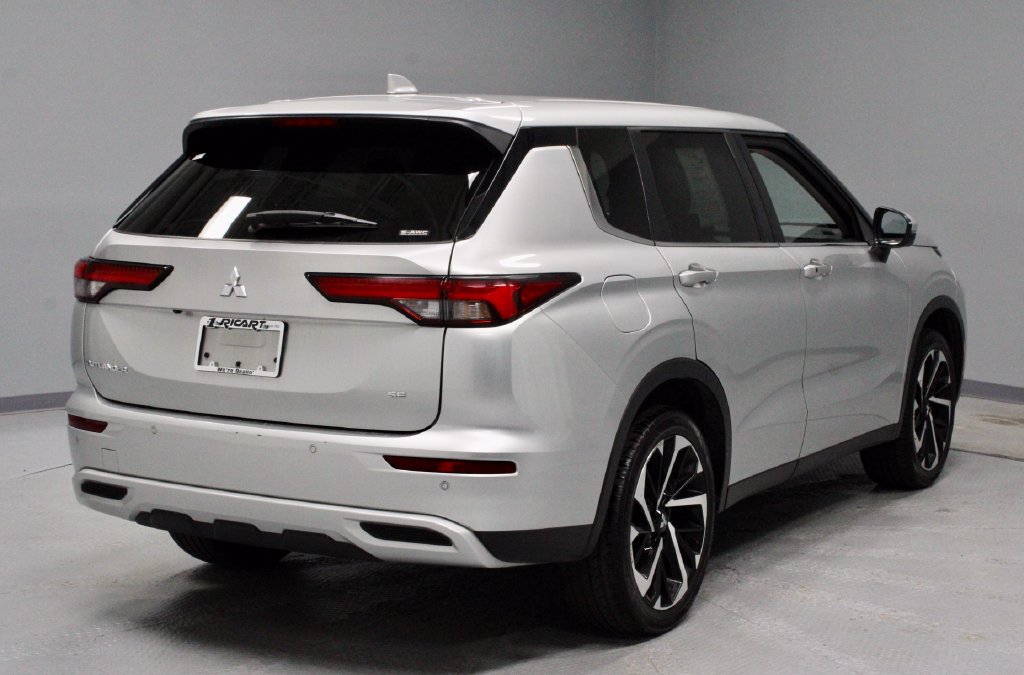 Used 2024 Mitsubishi Outlander SE AWD/4WD image 10