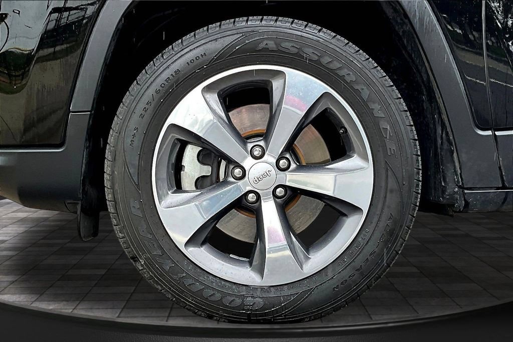 Used 2020 Jeep Cherokee Limited AWD/4WD image 33
