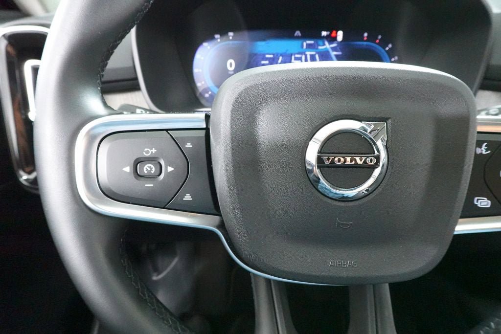 Used 2025 Volvo XC40 B5 Core AWD/4WD image 15