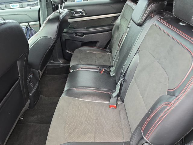 Certified 2019 Ford Explorer XLT w/ Equipment Group 202A FWD image 14
