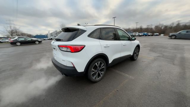 Certified 2022 Ford Escape SE w/ SE Sport Appearance Package image 9