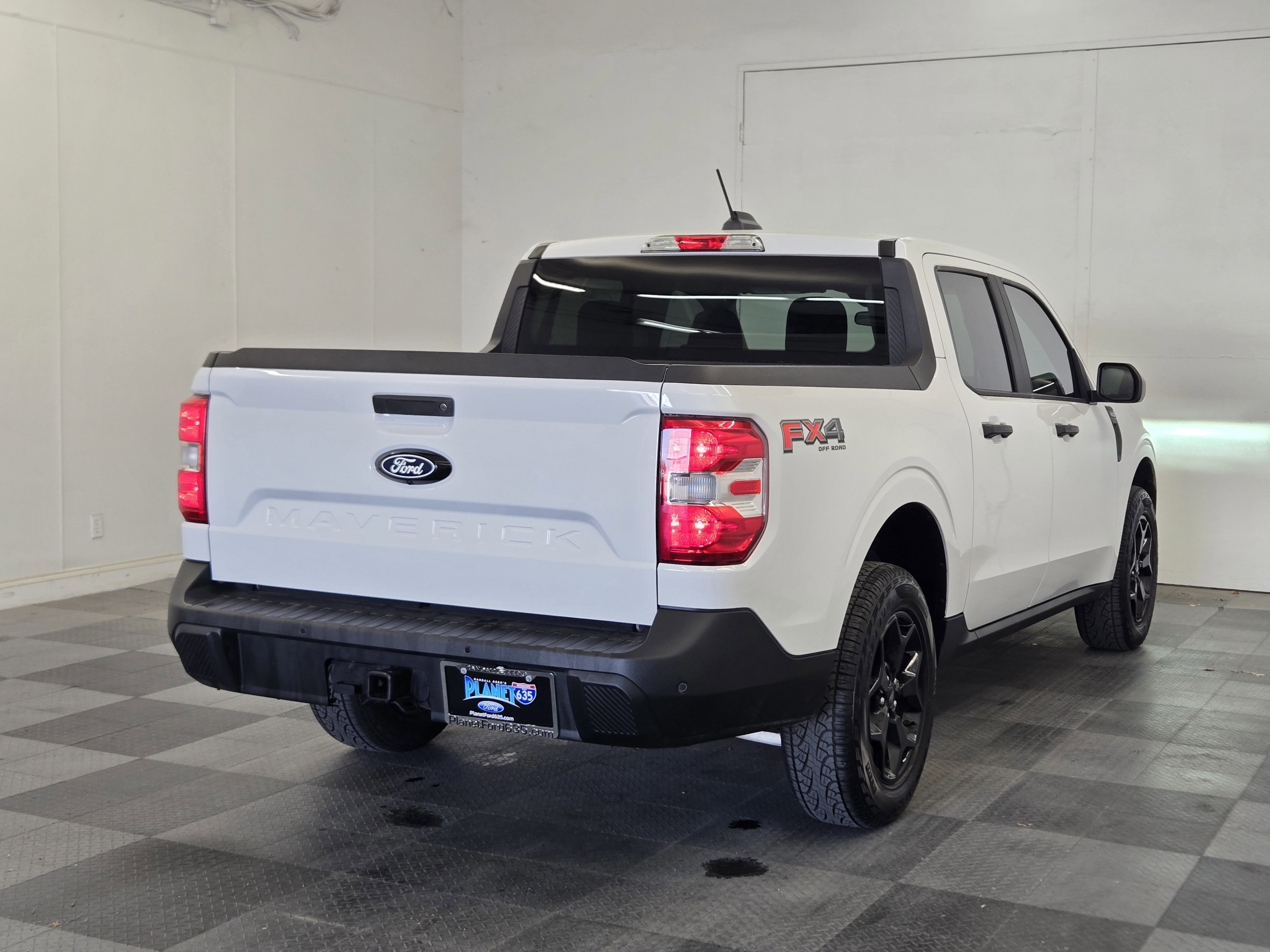 Certified 2025 Ford Maverick XLT w/ XLT Luxury Package image 4