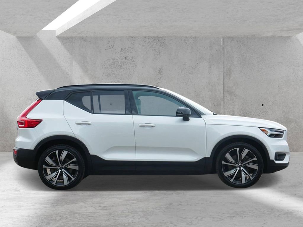 Used 2021 Volvo XC40 P8 Recharge w/ Advanced Package image 2