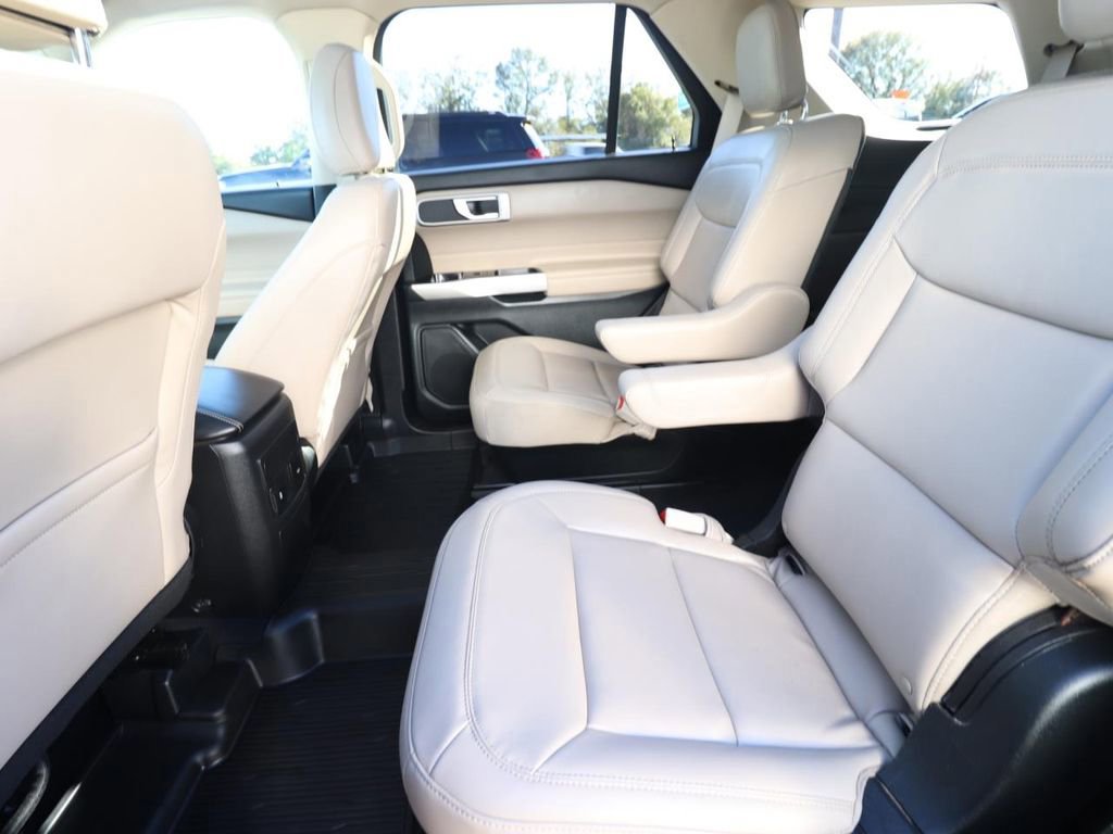 Certified 2022 Ford Explorer XLT w/ Equipment Group 202A image 14