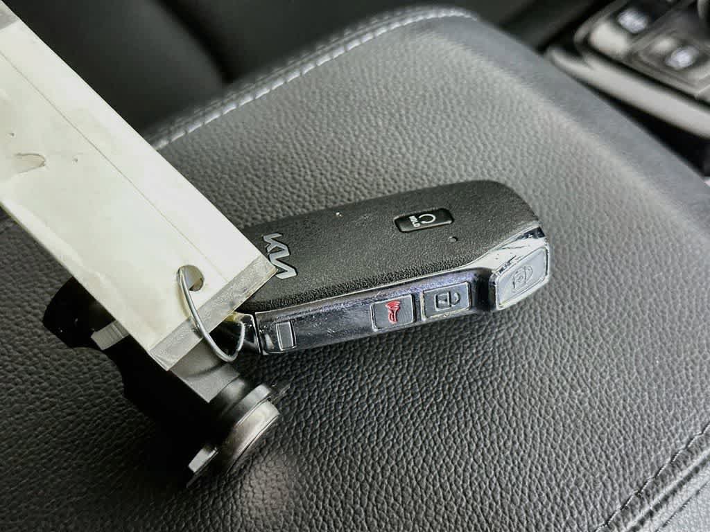 Used 2025 Kia Sportage EX FWD image 24