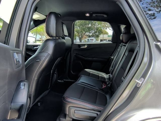 Certified 2025 Ford Escape ST-Line Select AWD/4WD image 16