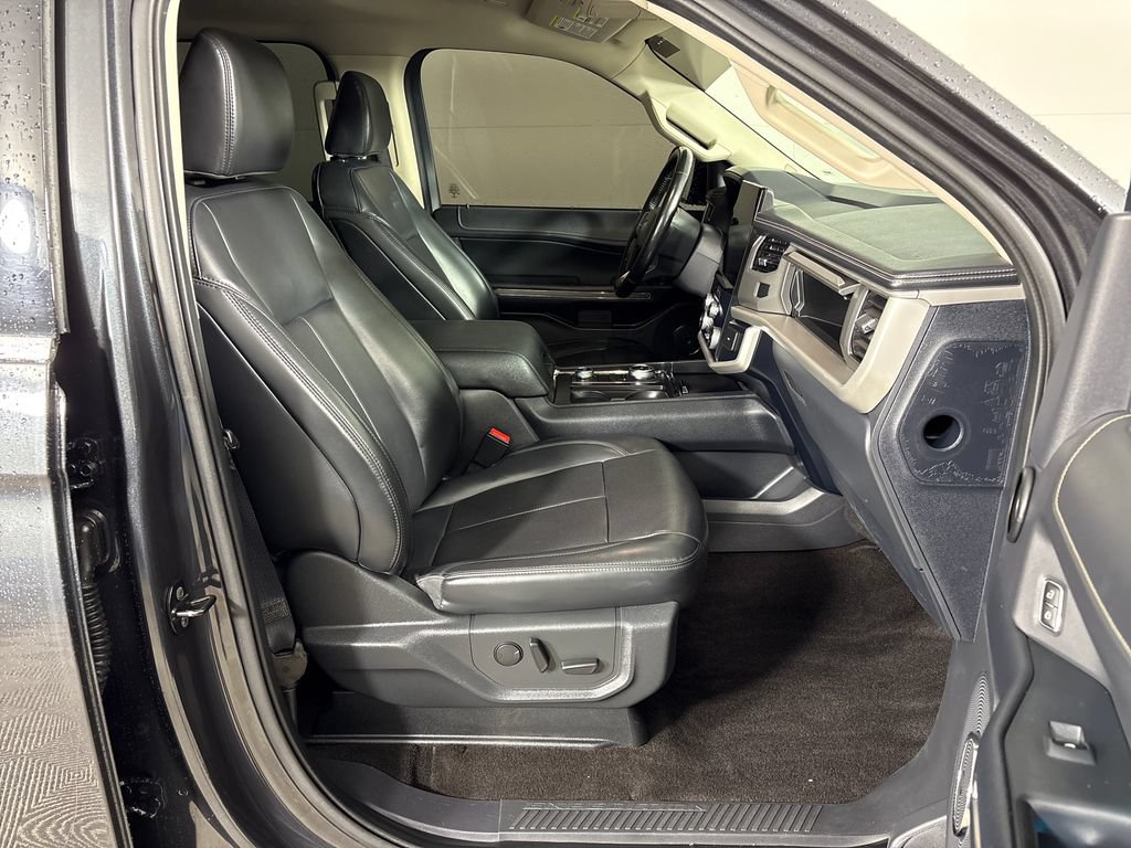 Certified 2022 Ford Expedition XLT AWD/4WD image 6
