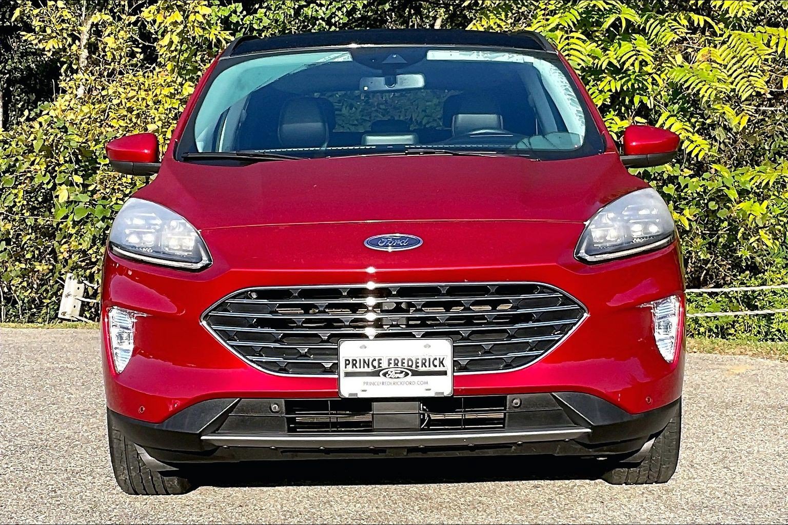 Certified 2022 Ford Escape Titanium w/ Titanium Elite Package AWD/4WD image 2