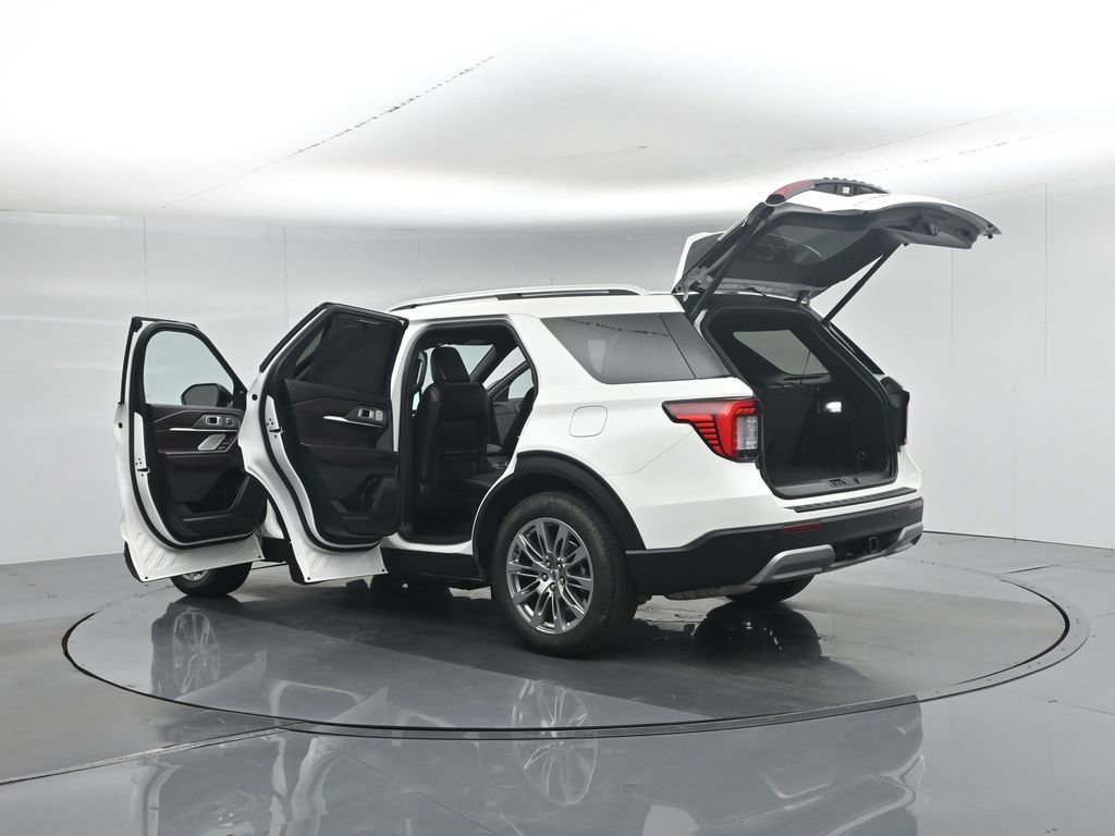Certified 2025 Ford Explorer Platinum RWD image 40