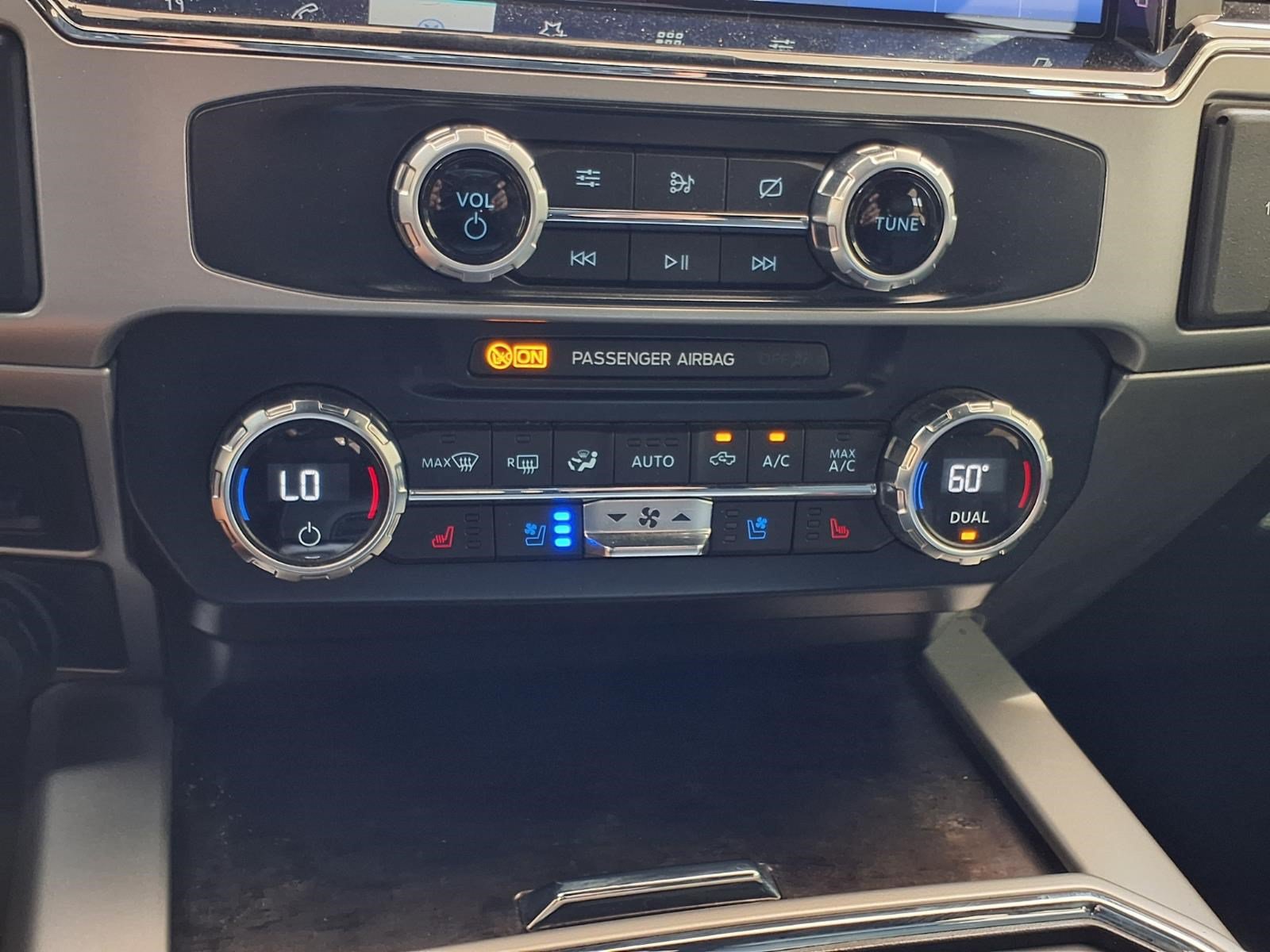 Certified 2022 Ford F350 Lariat w/ Lariat Ultimate Package AWD/4WD image 20
