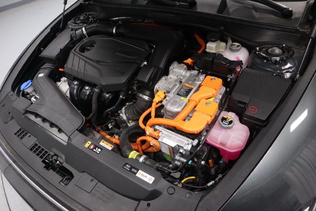 Used 2025 Hyundai Sonata Limited FWD image 36