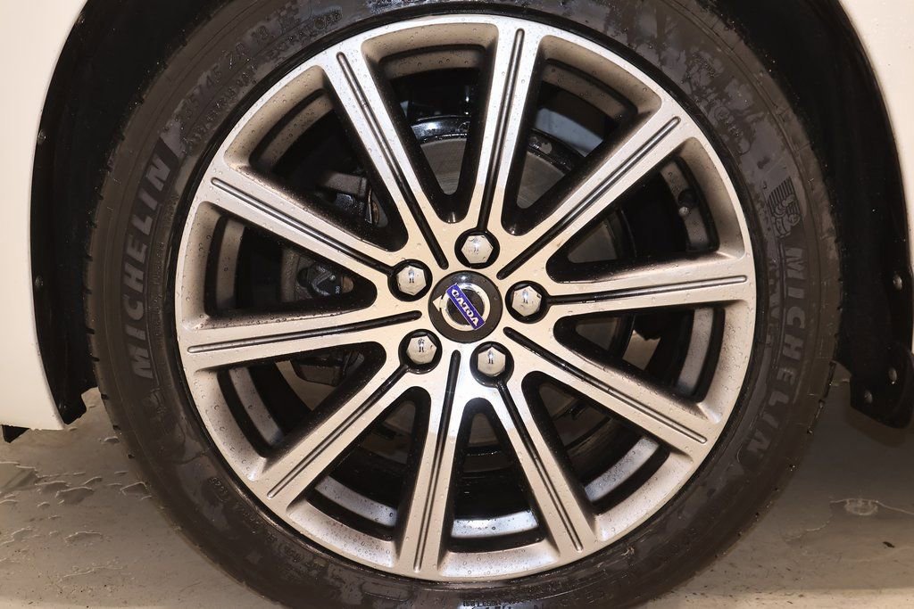 Used 2017 Volvo S60 T5 Inscription image 36