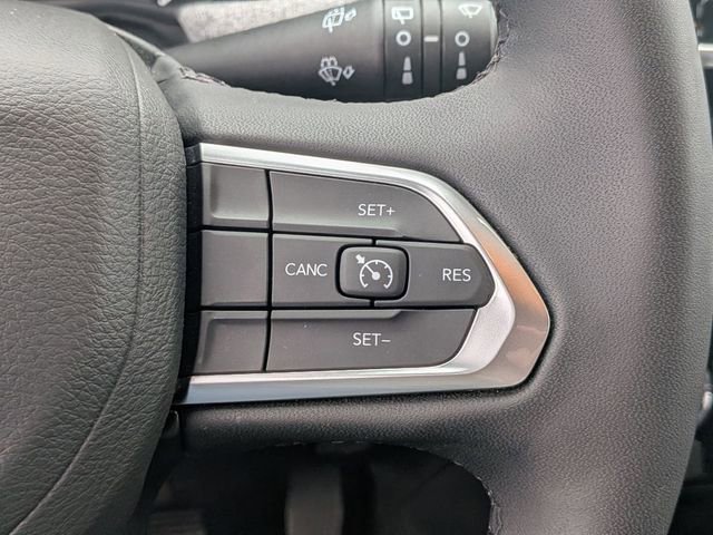 Used 2025 Jeep Compass Latitude w/ Sun & Sound Group AWD/4WD image 21