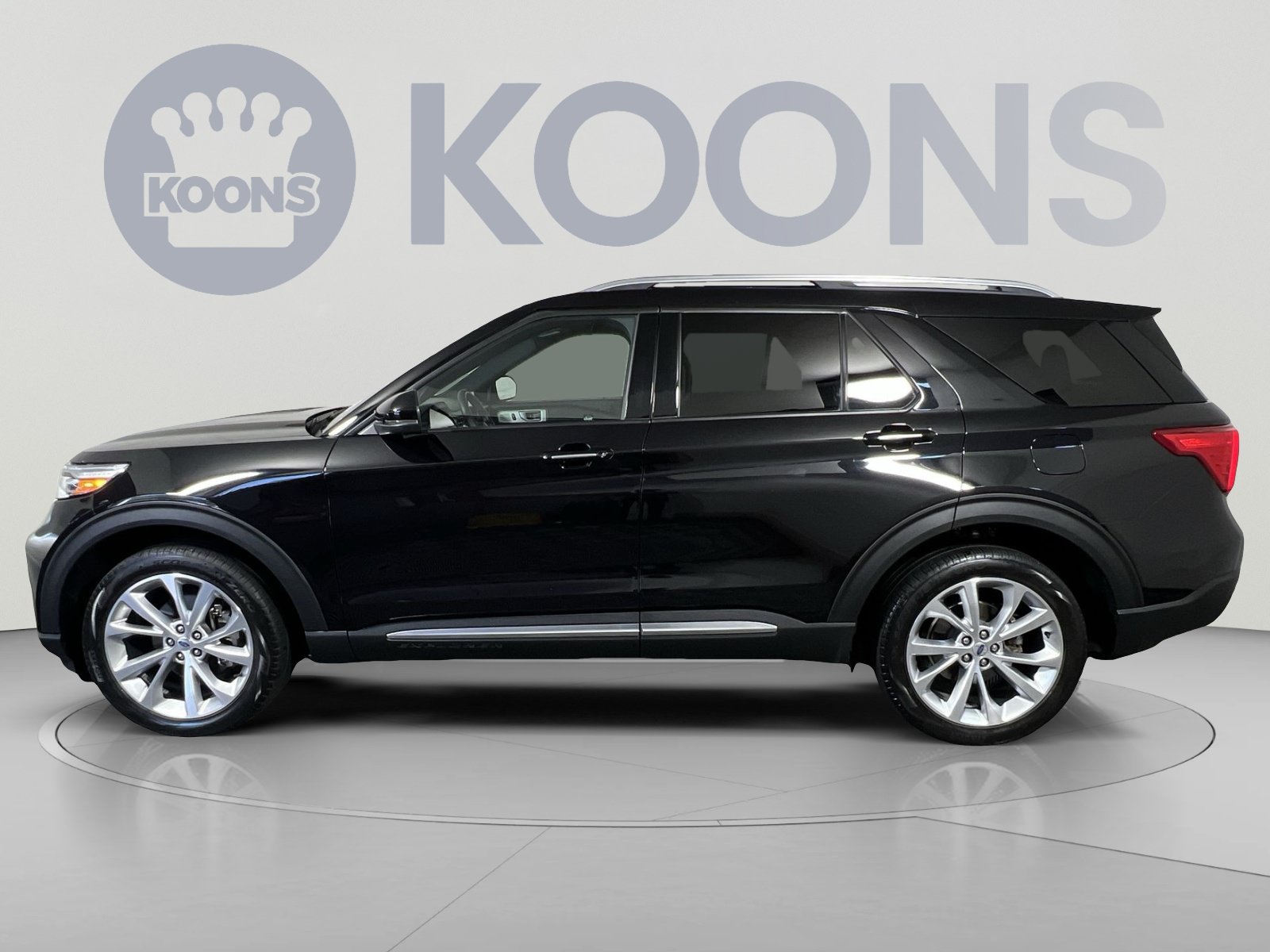 Certified 2023 Ford Explorer Platinum w/ Technology Package AWD/4WD image 2