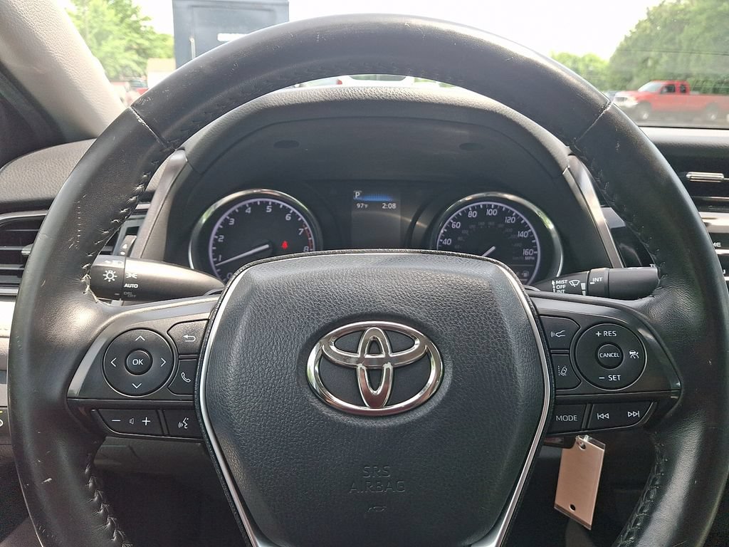 Used 2020 Toyota Camry SE FWD image 19