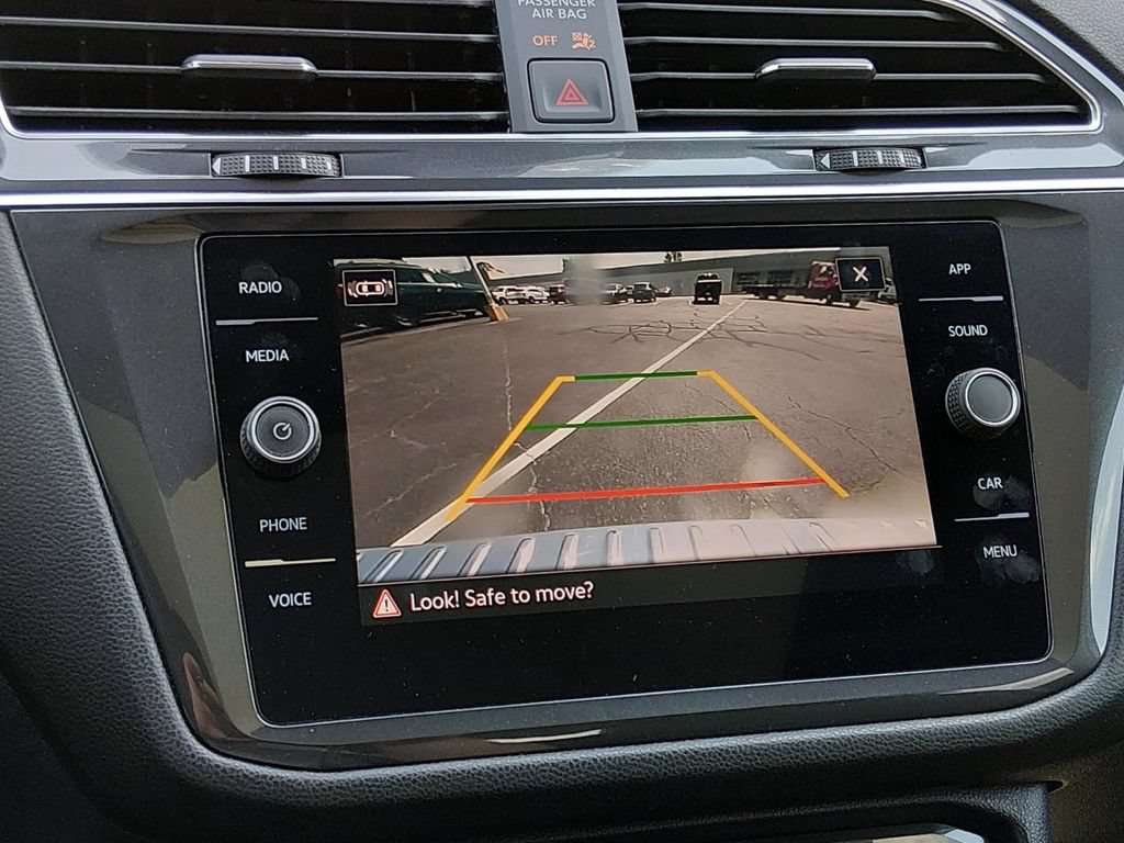 Used 2023 Volkswagen Tiguan SE w/ Panoramic Sunroof Package FWD image 21