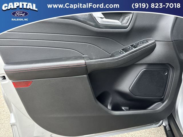 Certified 2023 Ford Escape ST-Line w/ Tech Pack #1 AWD/4WD image 18