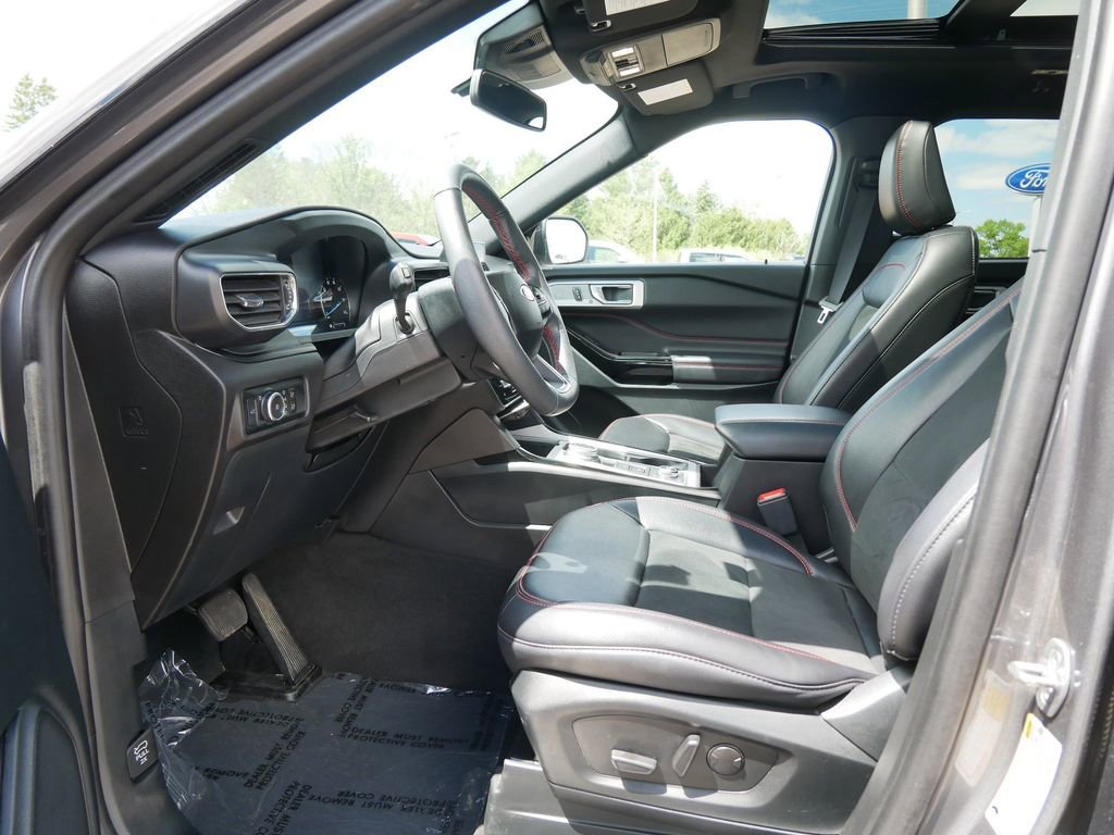 Certified 2024 Ford Explorer ST-Line w/ Class IV Trailer Tow Package AWD/4WD image 10