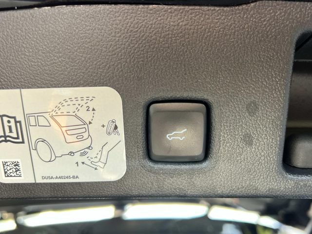 Certified 2020 Ford Escape Titanium AWD/4WD image 13