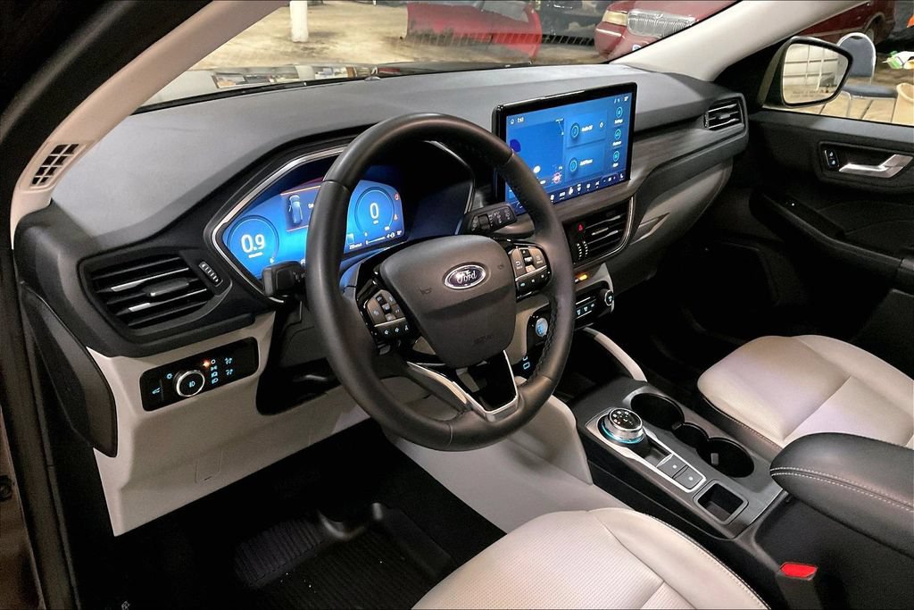 Certified 2023 Ford Escape Platinum AWD/4WD image 13