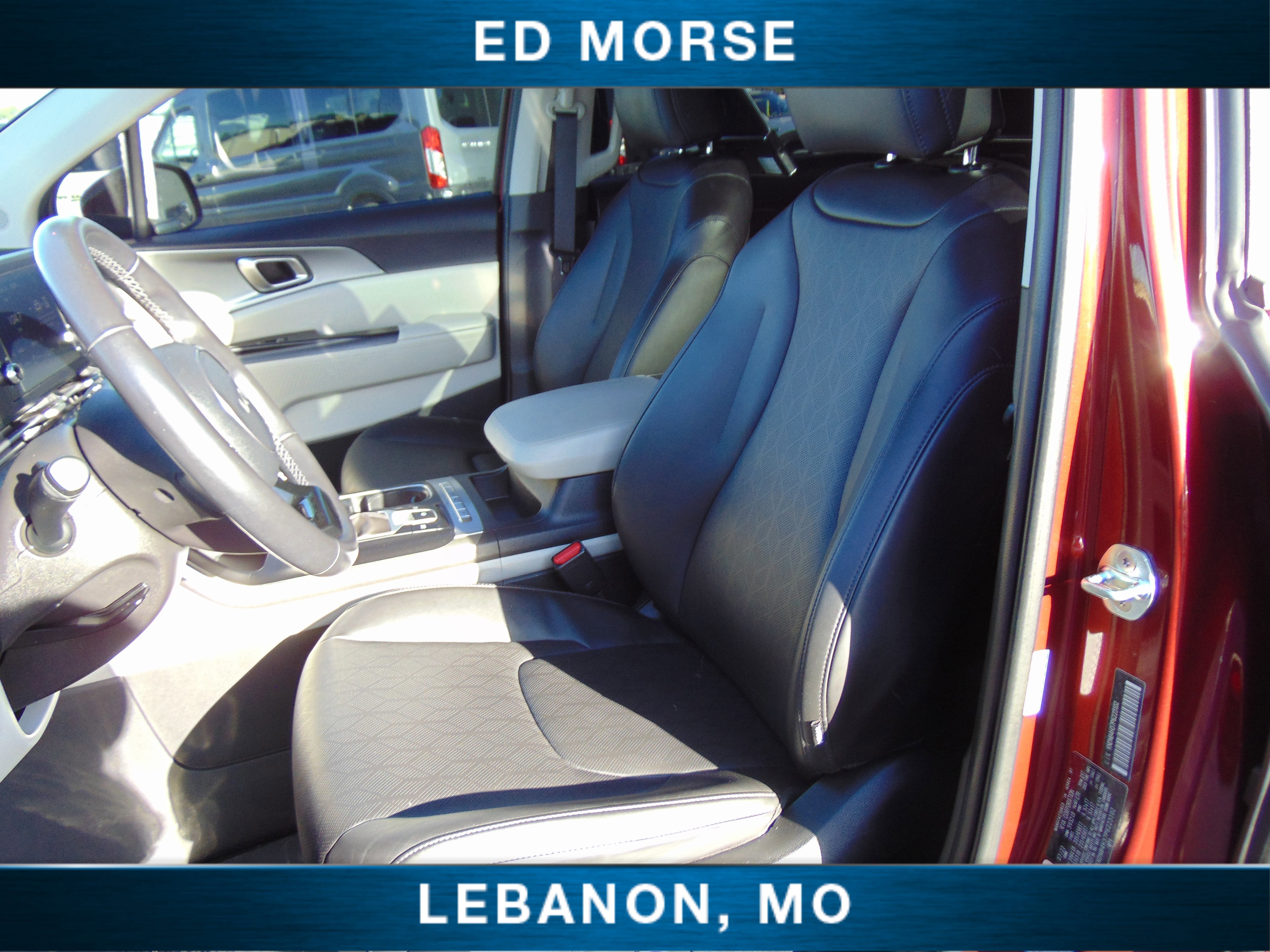 Used 2023 Kia Carnival LX image 9