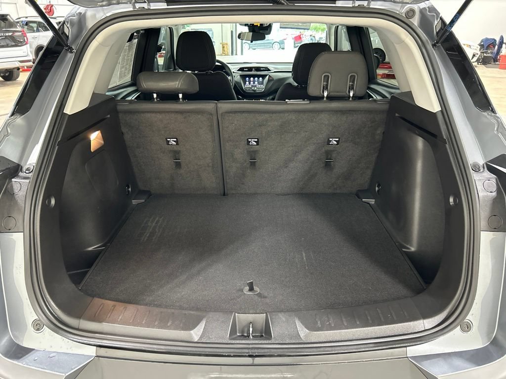 Used 2022 Chevrolet TrailBlazer LT FWD image 28