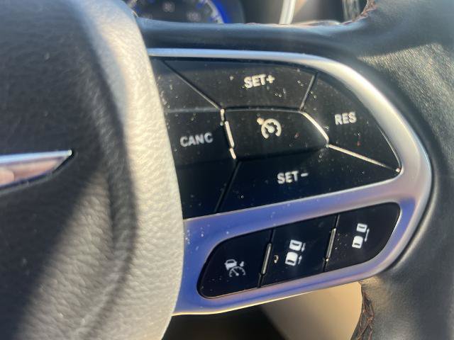 Used 2017 Chrysler Pacifica Touring-L Plus FWD image 18