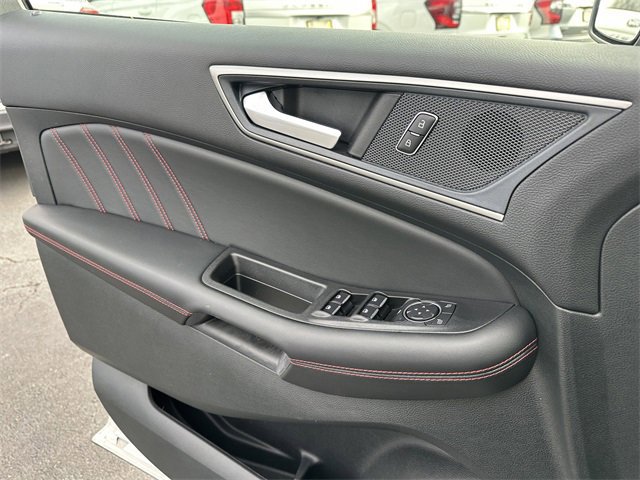 Certified 2024 Ford Edge ST-Line image 32