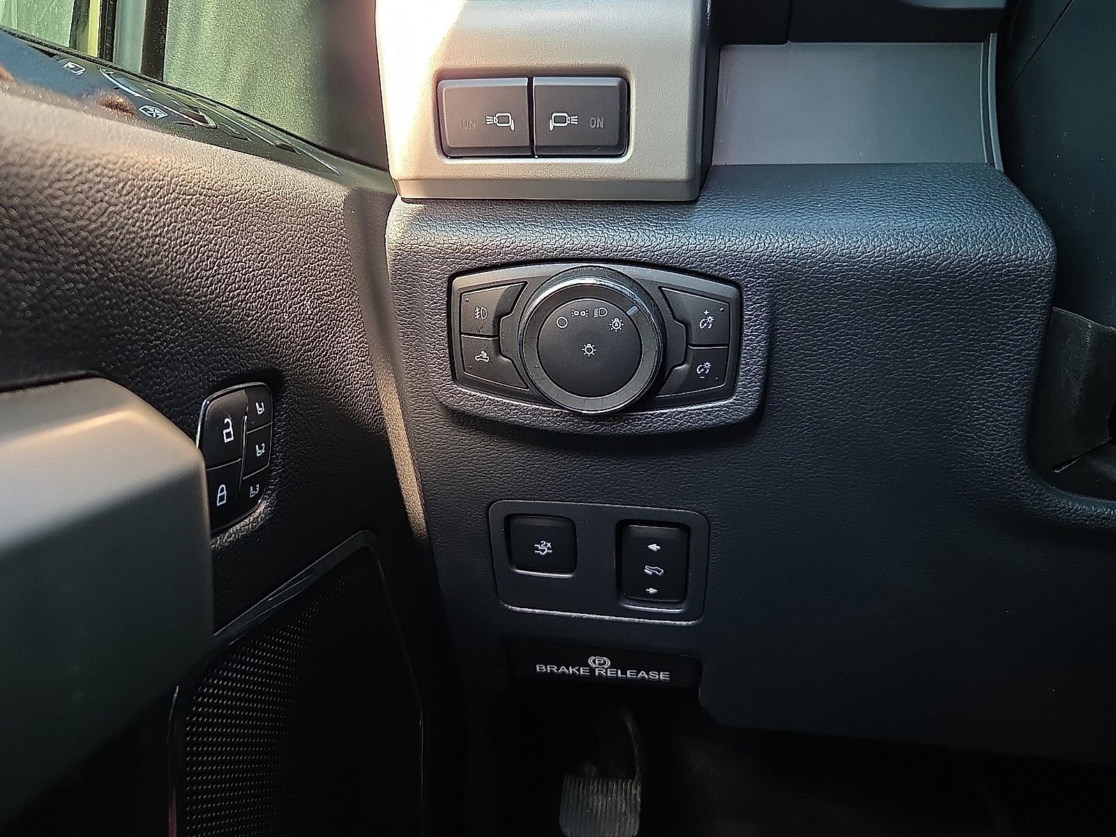 Certified 2022 Ford F250 Lariat w/ Lariat Ultimate Package AWD/4WD image 20