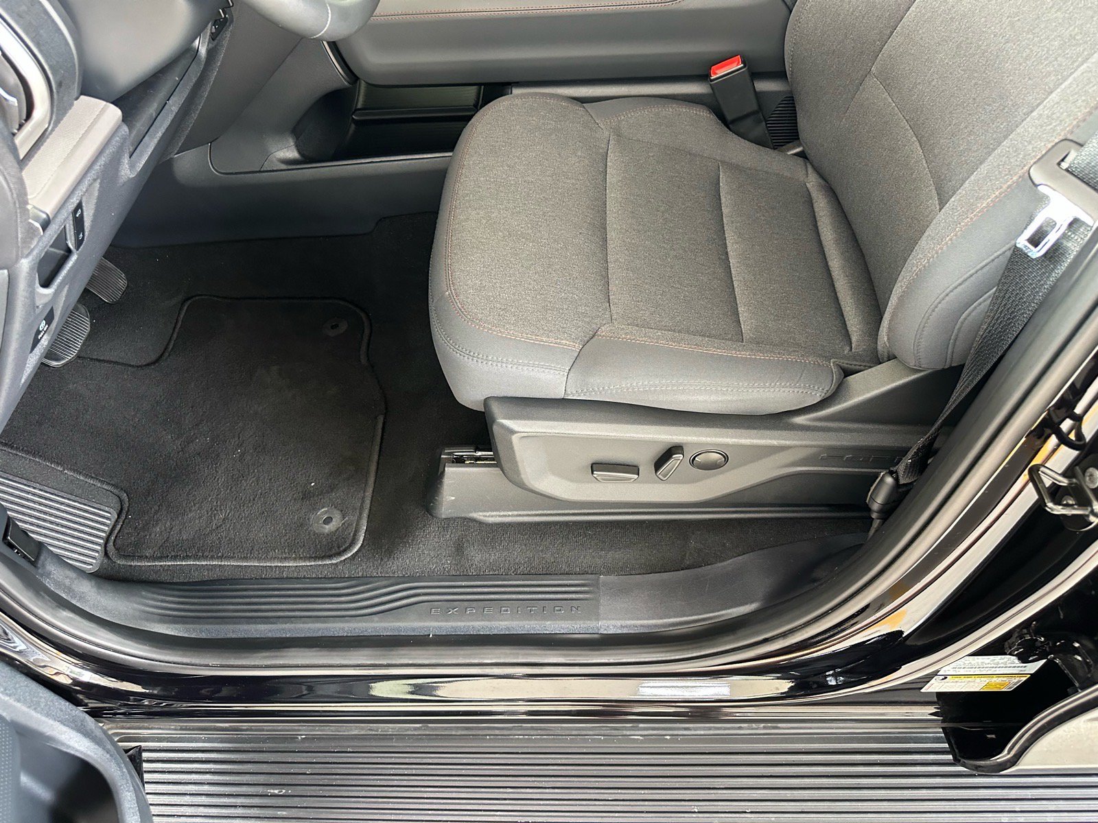 Certified 2025 Ford Expedition Max Active RWD image 16