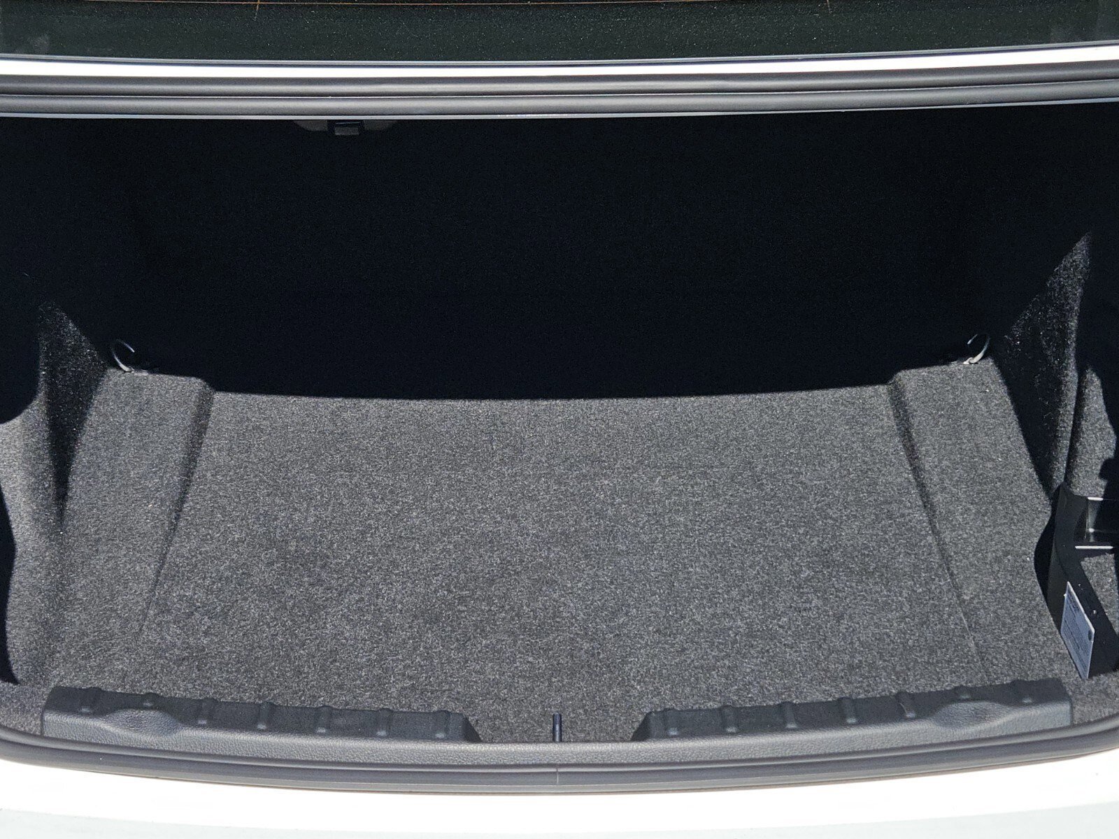 Used 2018 BMW 320i Sedan image 30