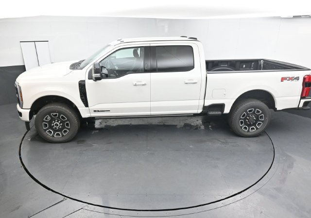 Certified 2026 Ford F350 Platinum AWD/4WD image 16