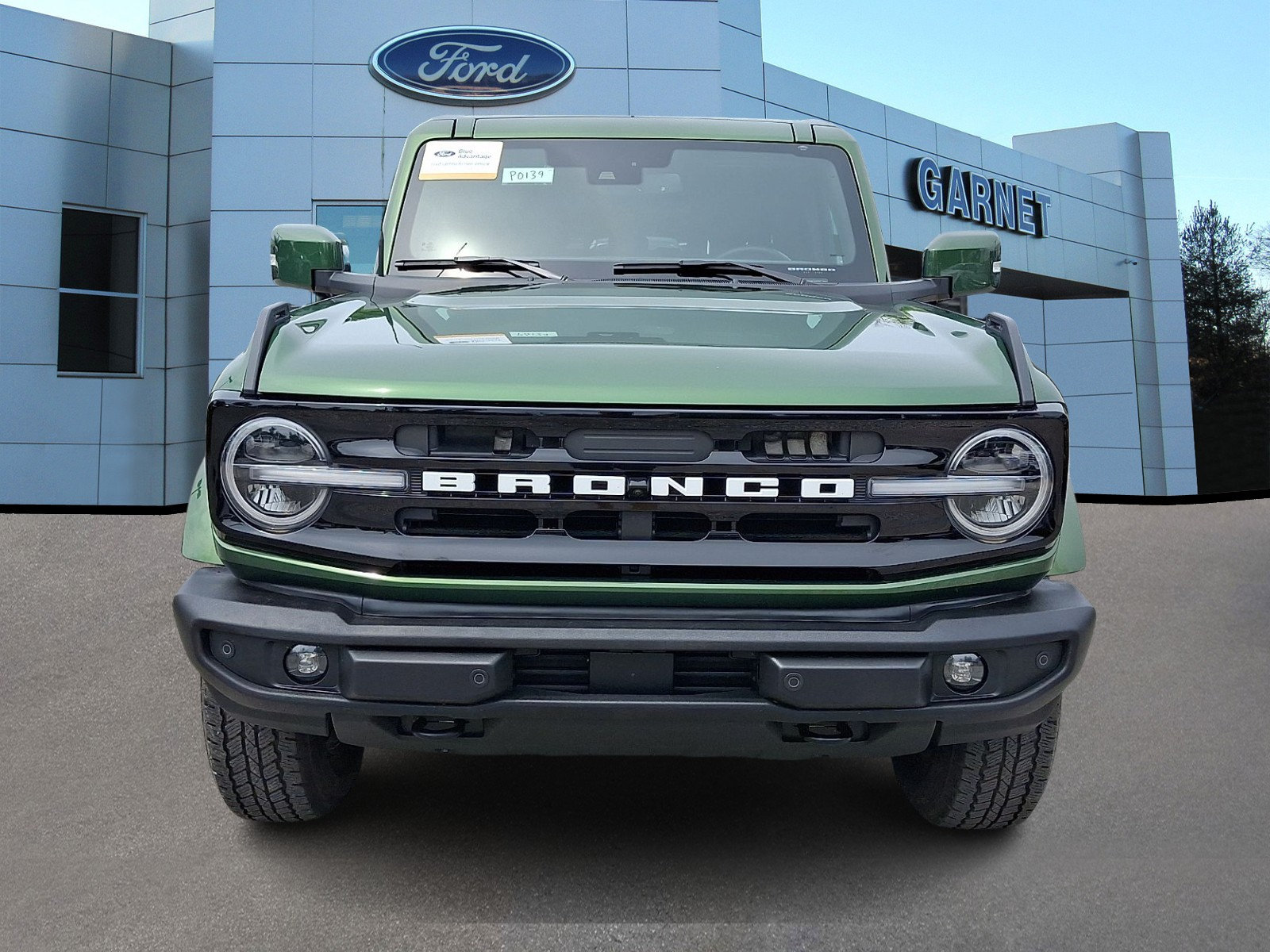 Certified 2025 Ford Bronco Outer Banks AWD/4WD image 3