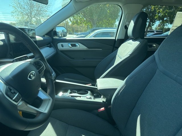 Certified 2025 Ford Explorer Active image 6