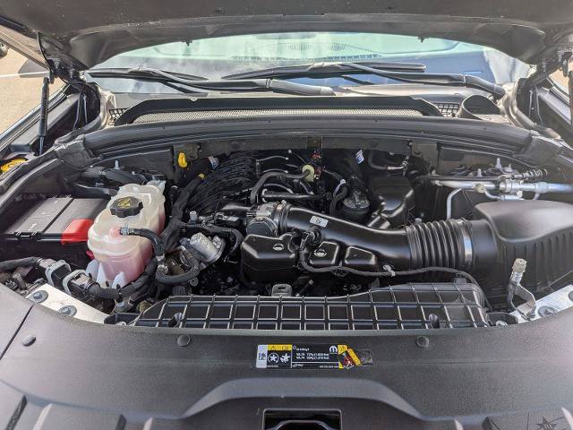 Used 2023 Jeep Grand Cherokee L Laredo AWD/4WD image 33