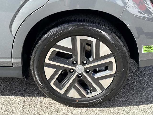 Used 2023 Hyundai Kona SE image 10