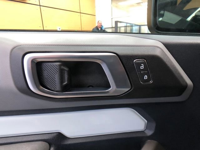 Certified 2021 Ford Bronco Black Diamond image 12
