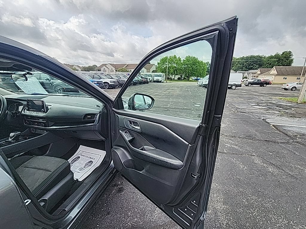 Used 2024 Nissan Rogue SV AWD/4WD image 15