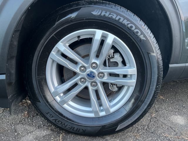 Certified 2022 Ford Explorer XLT w/ Equipment Group 202A image 3