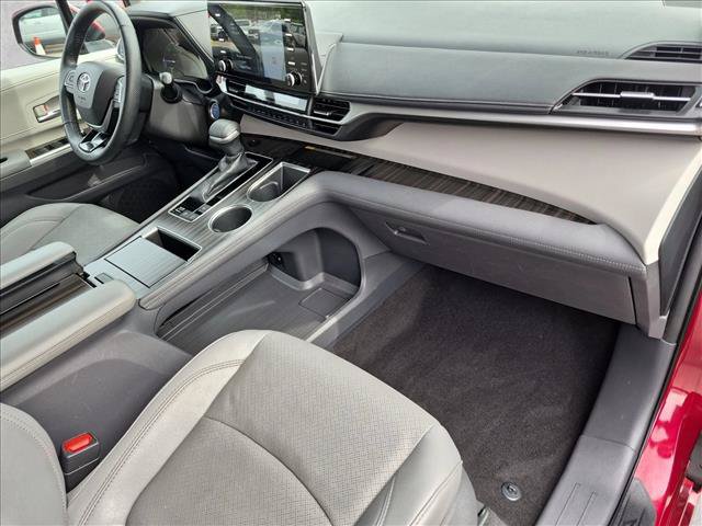 Used 2021 Toyota Sienna Limited AWD/4WD image 24