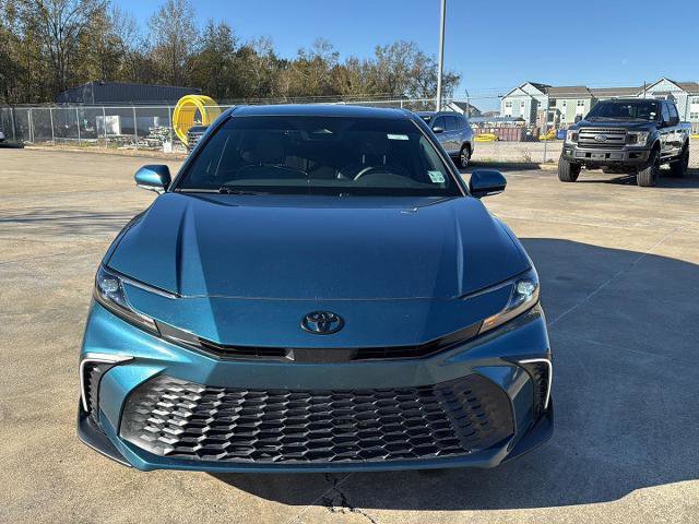 Used 2025 Toyota Camry SE w/ Convenience Package image 8