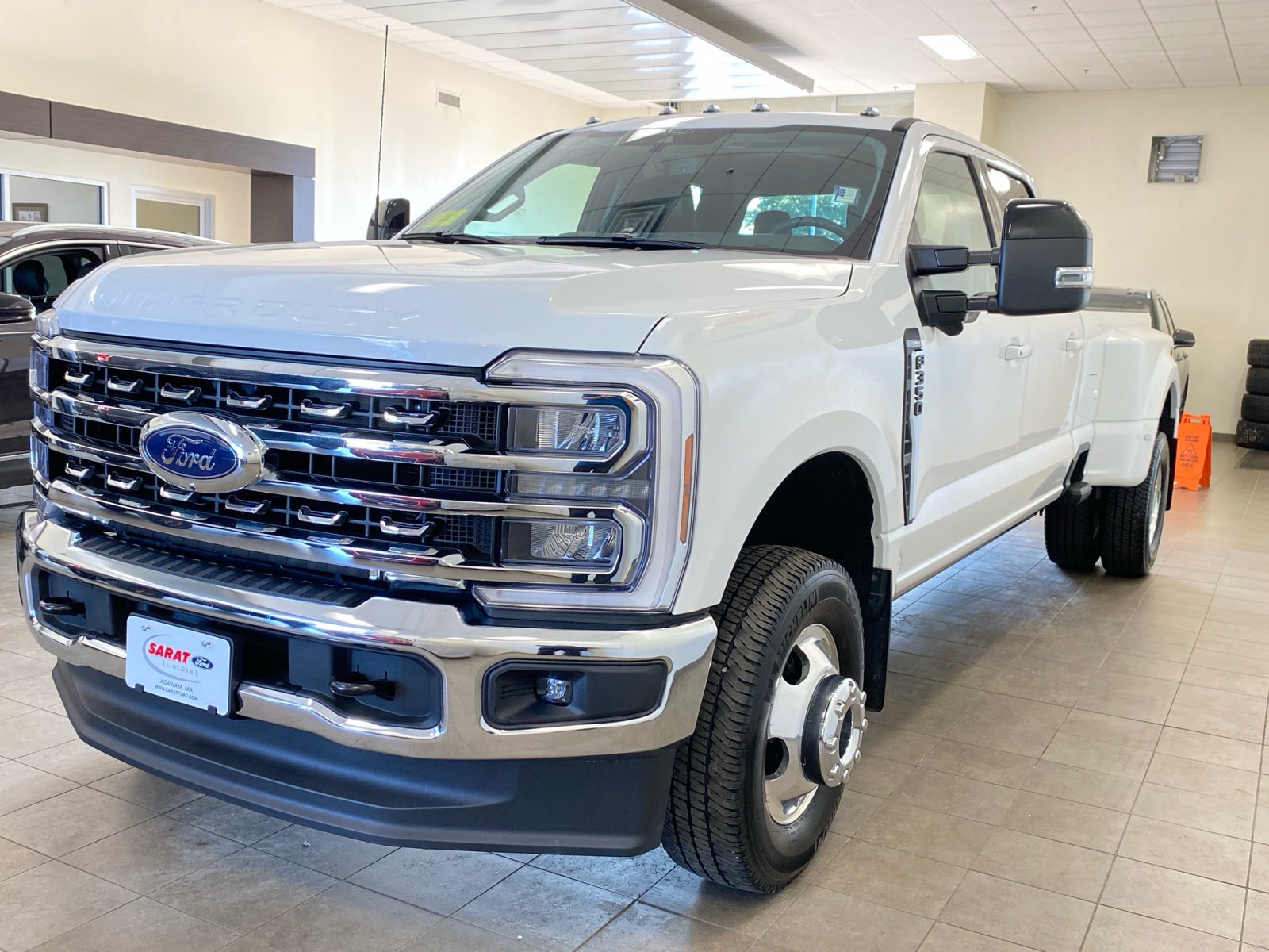 Certified 2025 Ford F350 Lariat AWD/4WD image 4