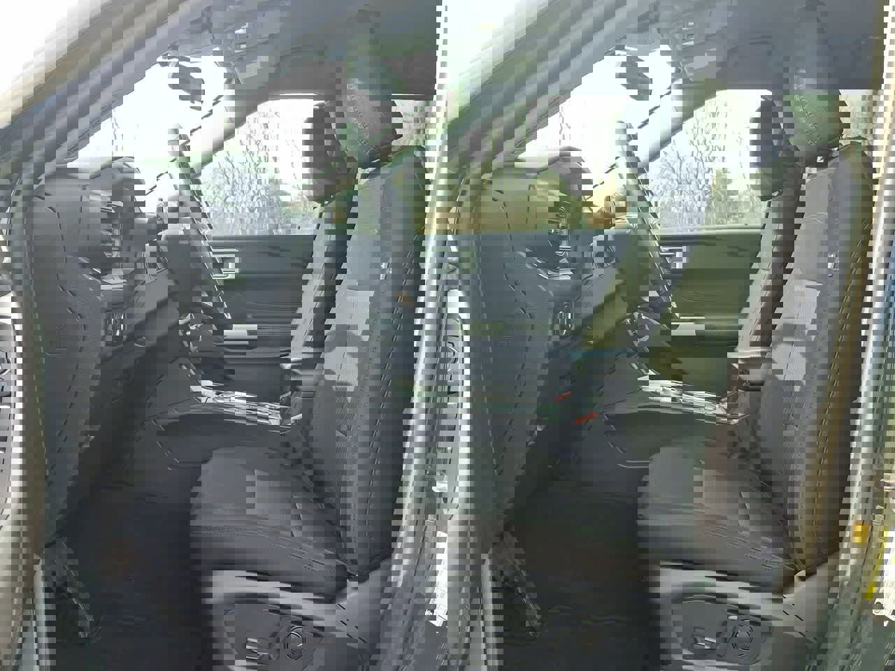 Certified 2024 Ford Explorer XLT image 17