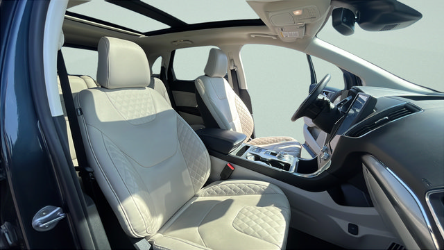 Certified 2024 Ford Edge Titanium w/ Titanium Elite Package AWD/4WD image 27