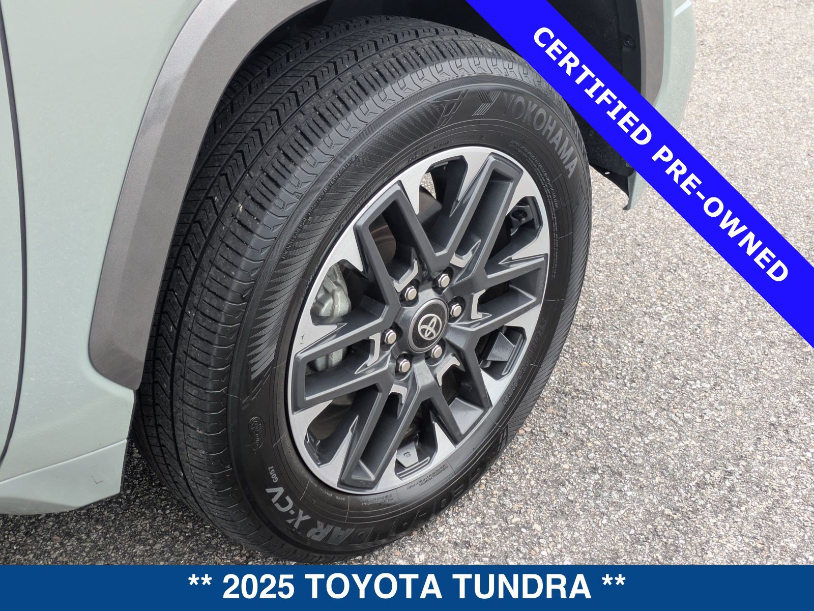 Used 2025 Toyota Tundra Limited AWD/4WD image 13